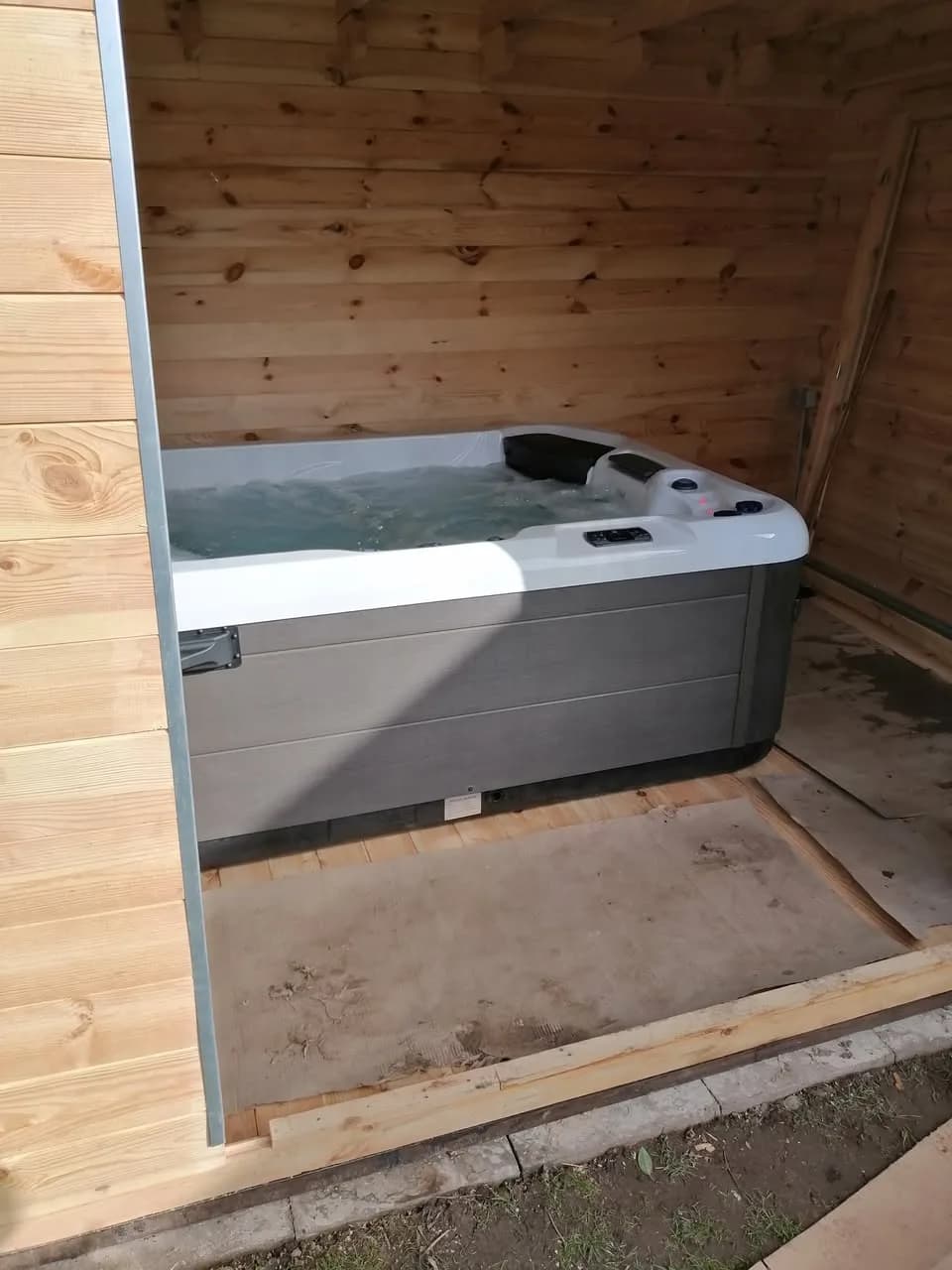 Installation d'un spa RC7 Full option à Sélestat, autre vue du chantier