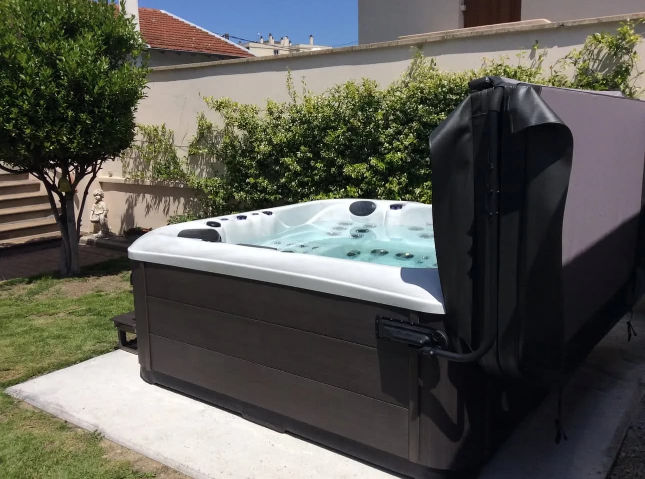 Installation d'un spa RC7 à Villeurbanne, autre vue du chantier