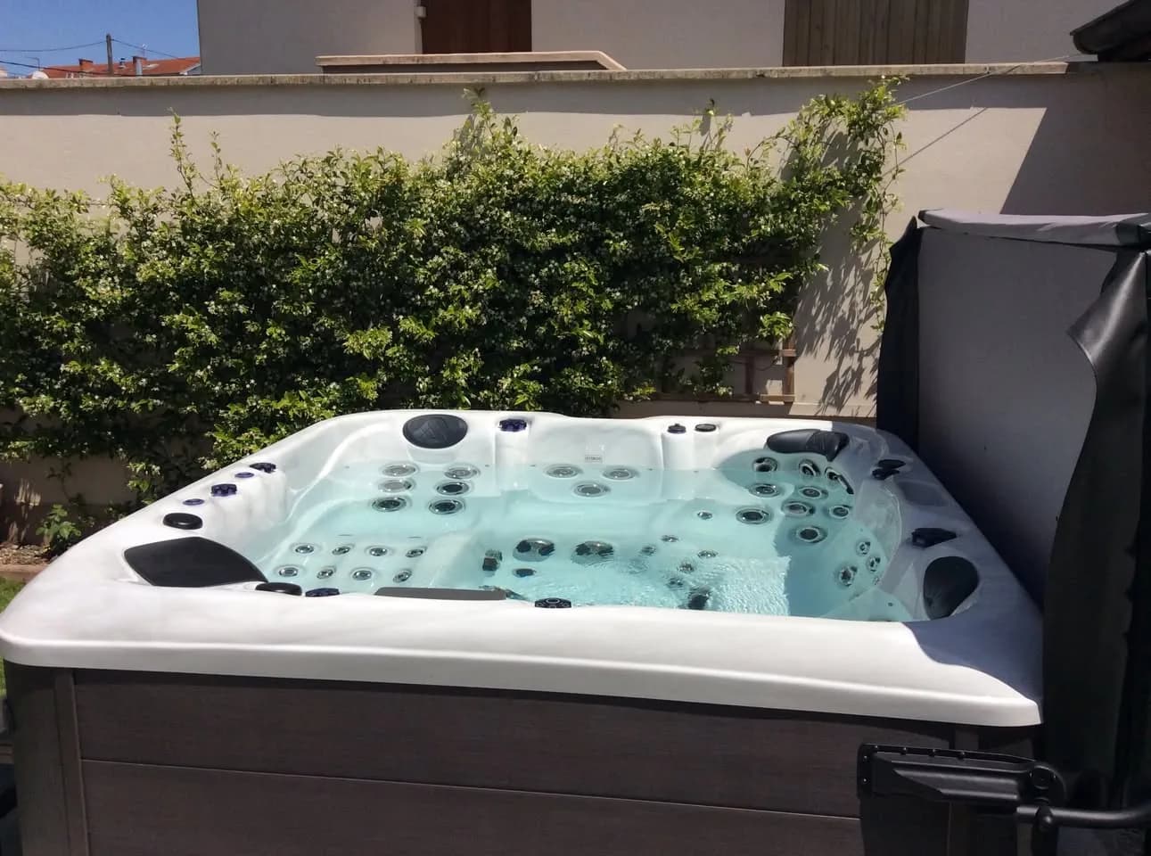 Installation d'un spa RC7 à Villeurbanne, autre vue du chantier
