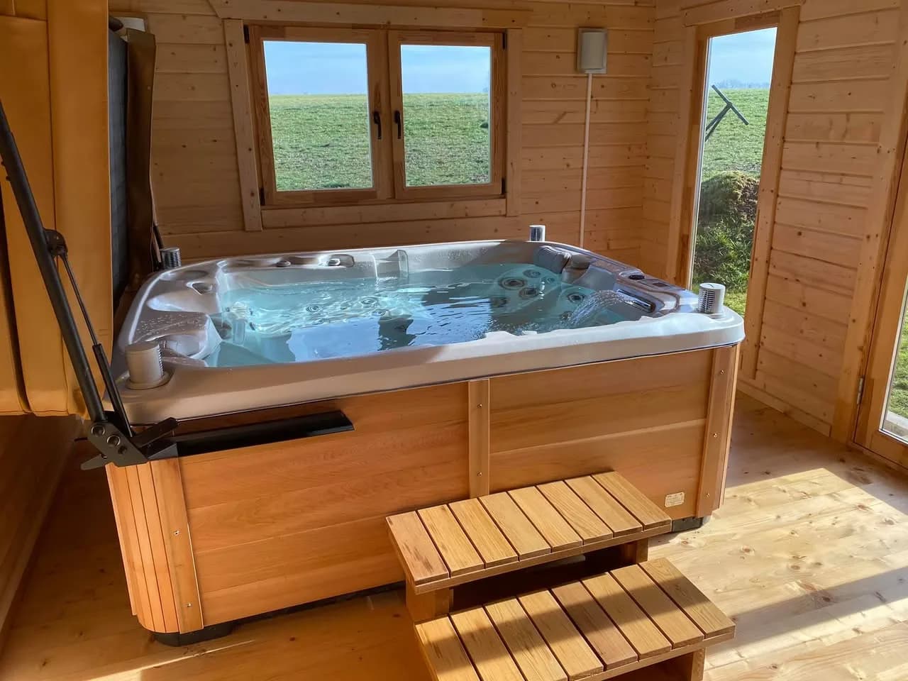 Installation d'un spa Rødberg à Faverois, autre vue du chantier