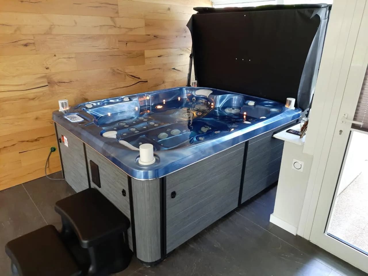 Installation d'un spa Rødberg Full option à Bischoffsheim, autre vue du chantier
