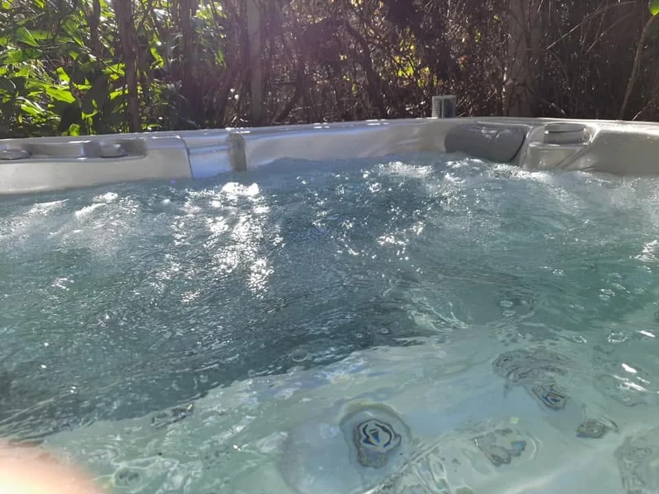 Installation d'un spa Rødberg Full option à Guebwiller, autre vue du chantier