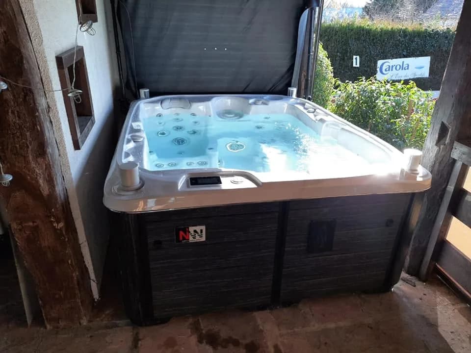 Installation d'un spa Rødberg Full option à Heimsbrunn, autre vue du chantier
