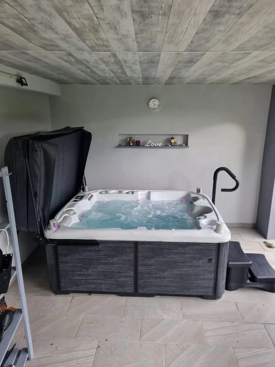 Installation d'un spa Rødberg à Woustviller, autre vue du chantier