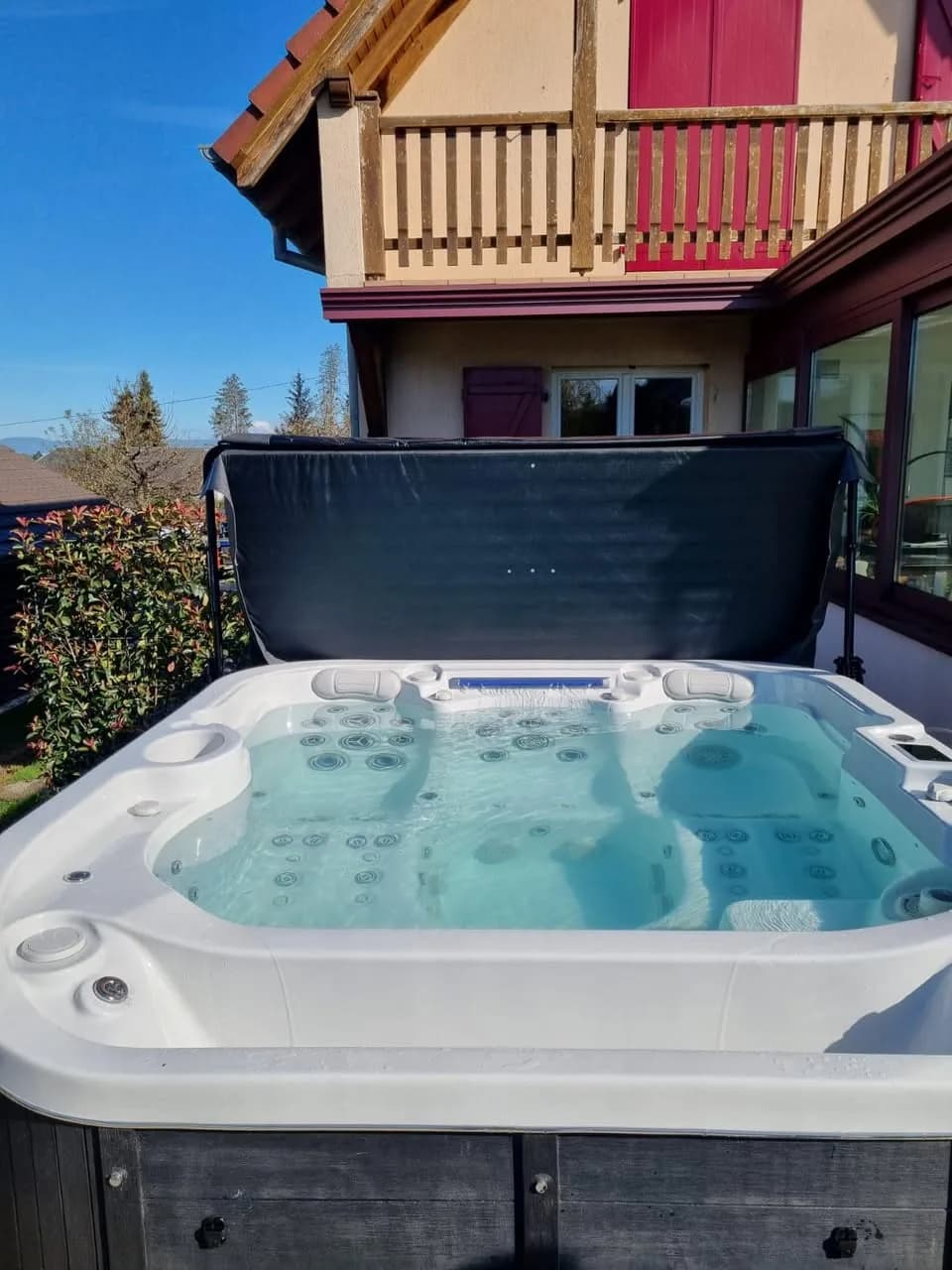 Installation d'un spa Røgaland Full option à Neuwiller, autre vue du chantier