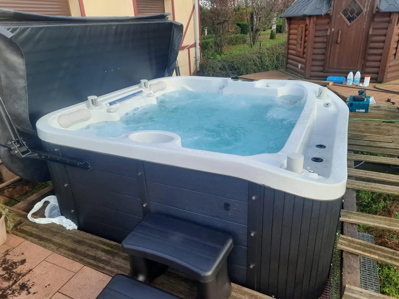 Installation d'un spa Røgaland à Hamonville, autre vue du chantier