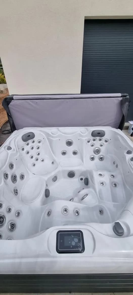 Installation d'un spa Ruby dans le Haut-Rhin, autre vue du chantier