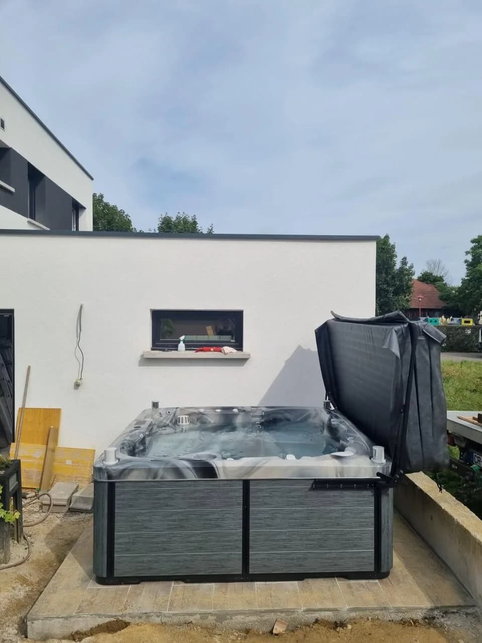 Installation d'un spa Sølveijg à Bartenheim, autre vue du chantier