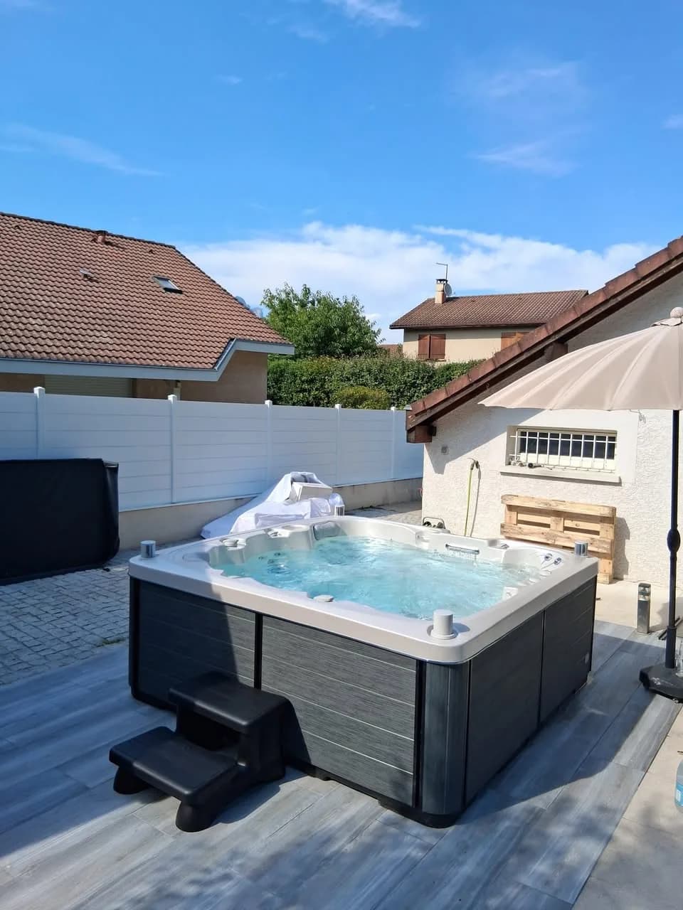 Installation d'un spa Sølveijg en Isère, autre vue du chantier