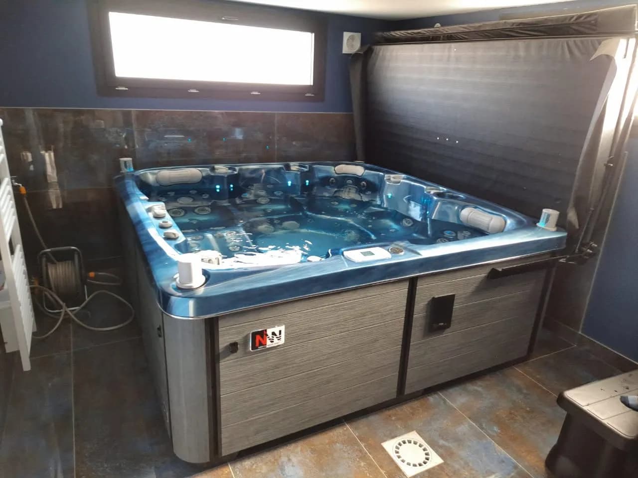 Installation d'un spa Sølveijg Full option à Baldersheim, autre vue du chantier