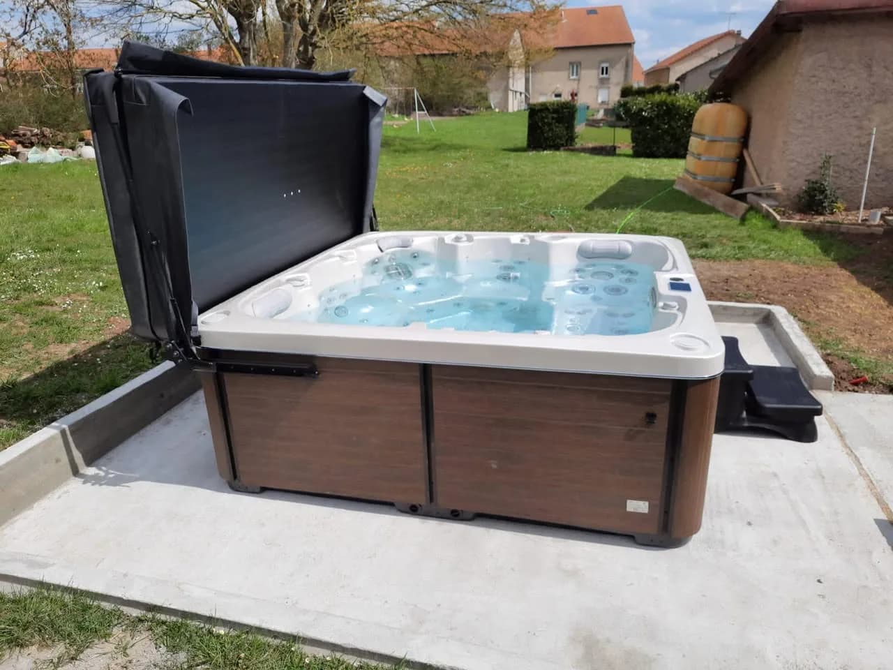 Installation d'un spa Sølveijg Full option en Moselle, autre vue du chantier