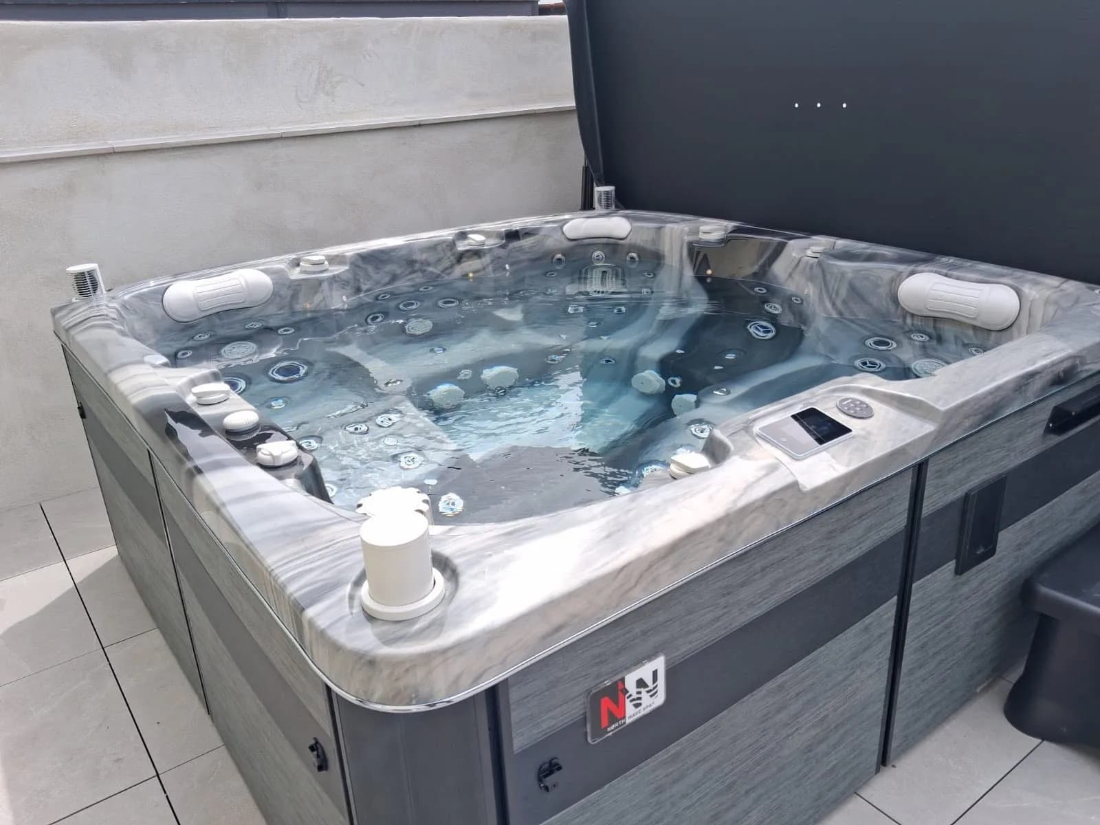 Installation d'un spa Sølveijg Full option à Habsheim, autre vue du chantier