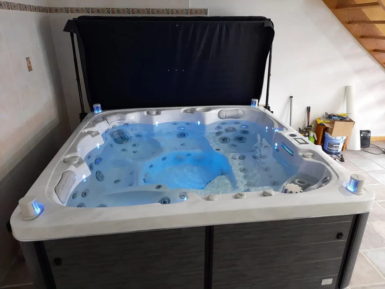 Installation d'un spa Sølveijg Full option à Kunheim, autre vue du chantier