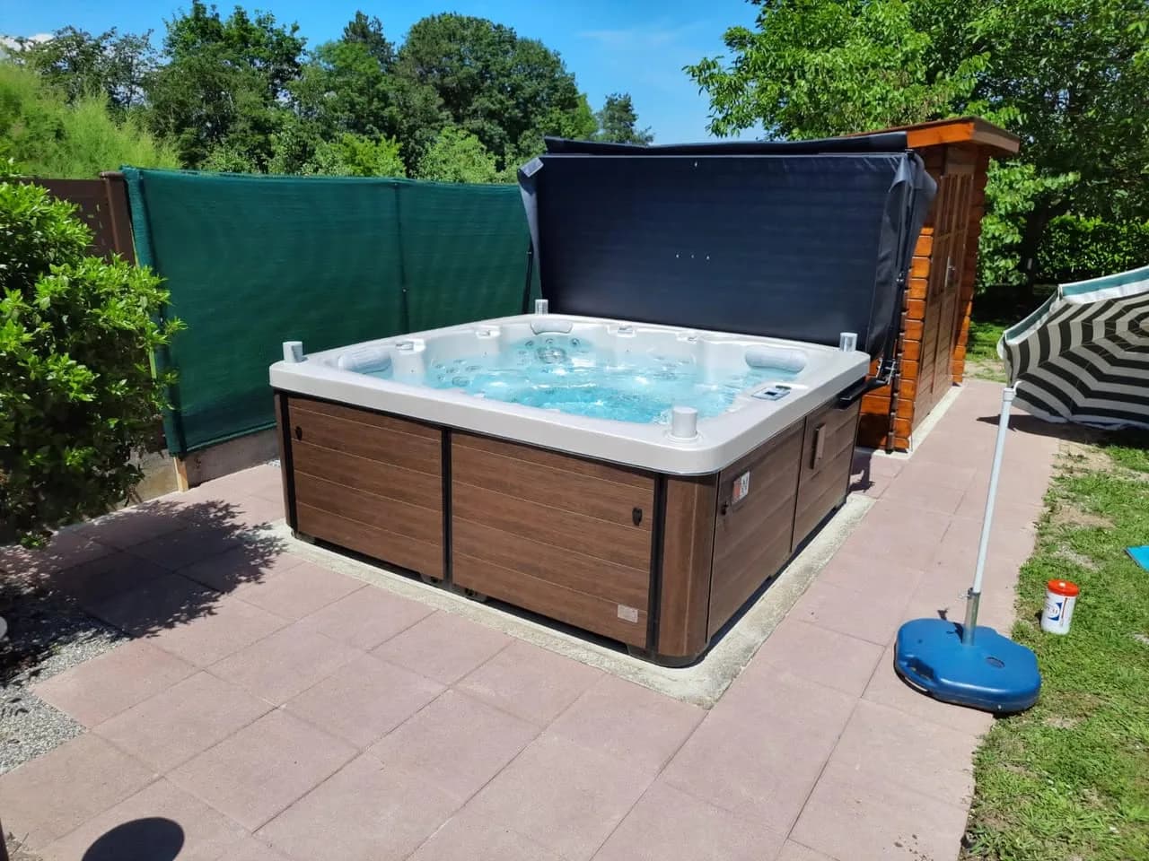 Installation d'un spa Sølveijg Full option à Meyenheim, autre vue du chantier