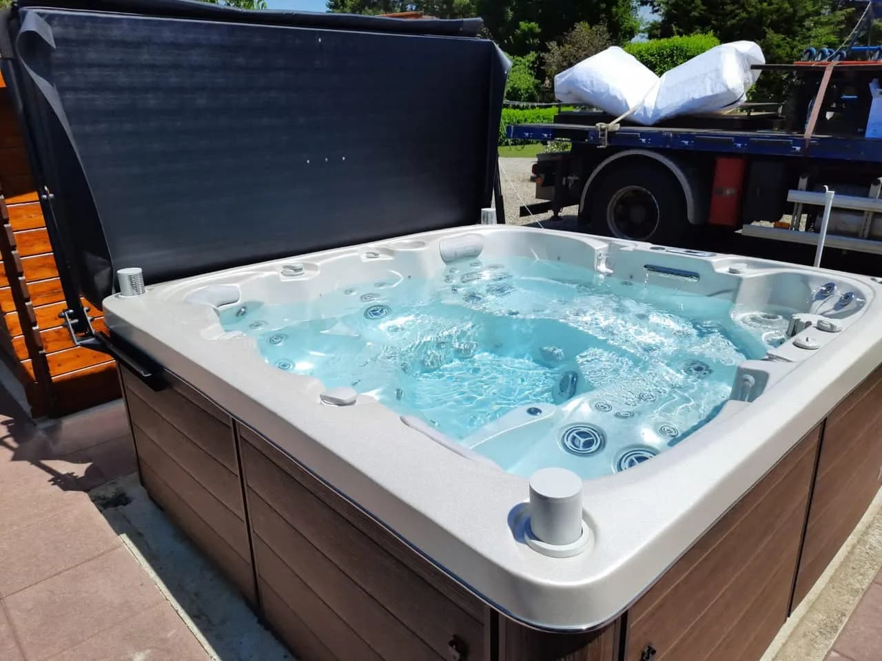 Installation d'un spa Sølveijg Full option à Meyenheim, autre vue du chantier