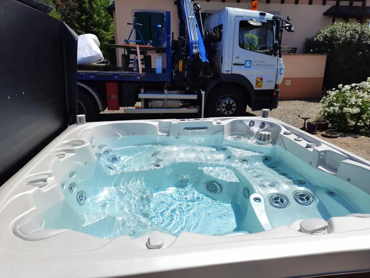 Installation d'un spa Sølveijg Full option à Meyenheim, autre vue du chantier