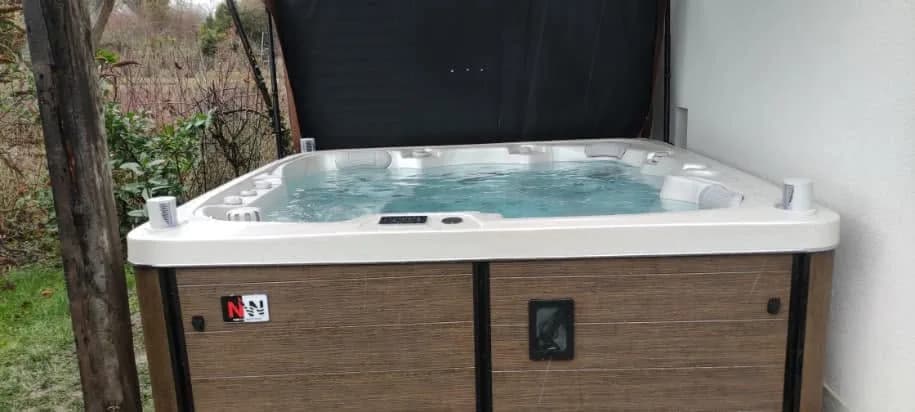 Installation d'un spa Sølveijg Full option à Mulhouse, autre vue du chantier