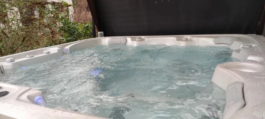 Installation d'un spa Sølveijg Full option à Mulhouse, autre vue du chantier