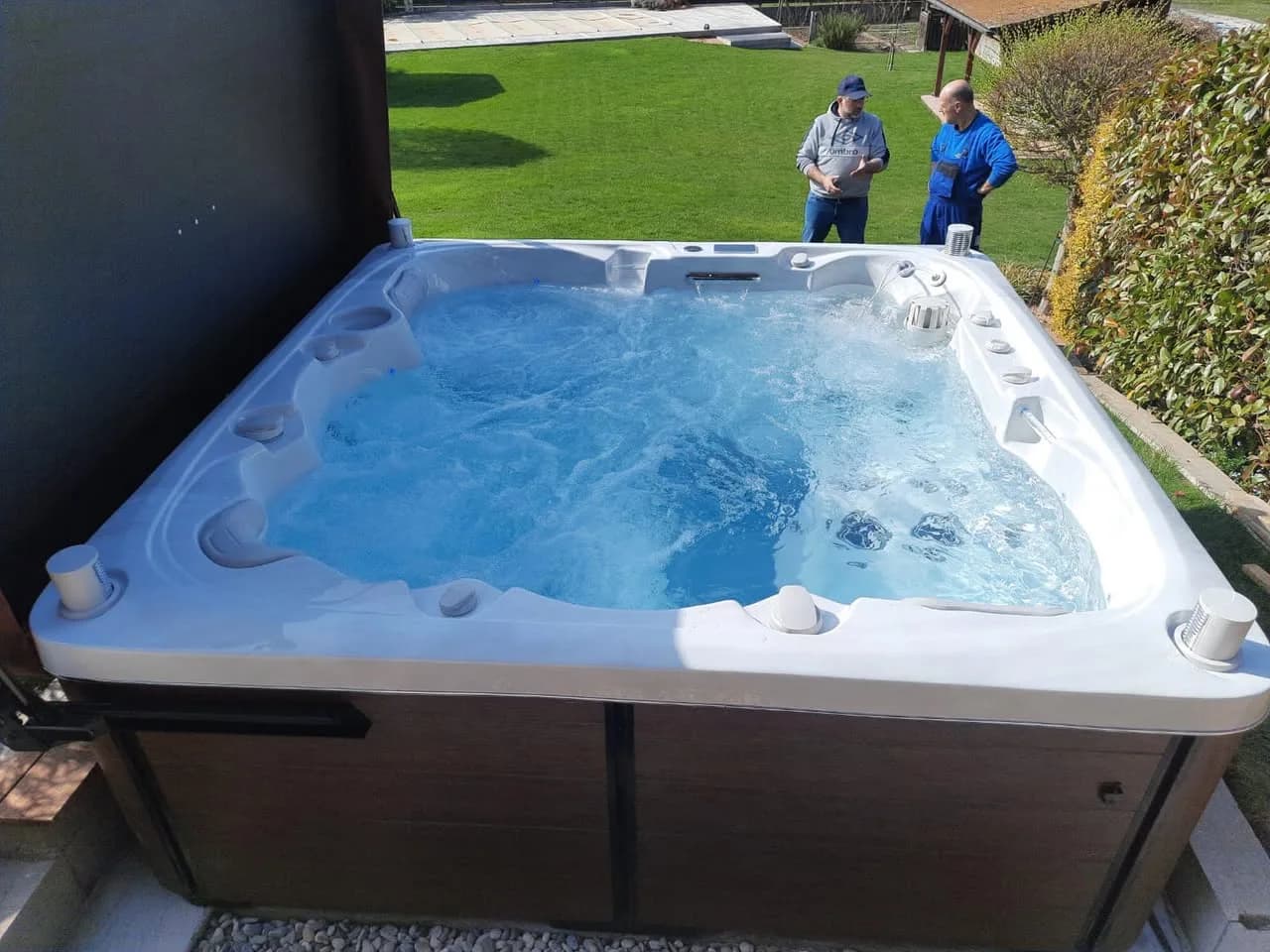 Installation d'un spa Sølveijg Full option à Pulversheim, autre vue du chantier