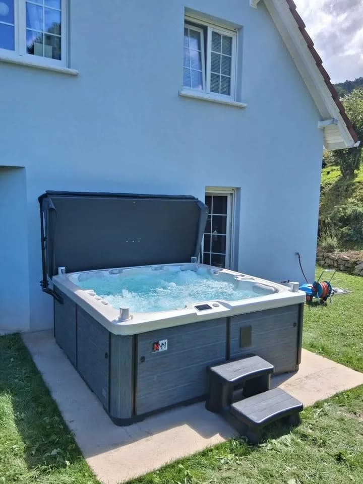 Installation d'un spa Sølveijg Full option à Urbeis, autre vue du chantier