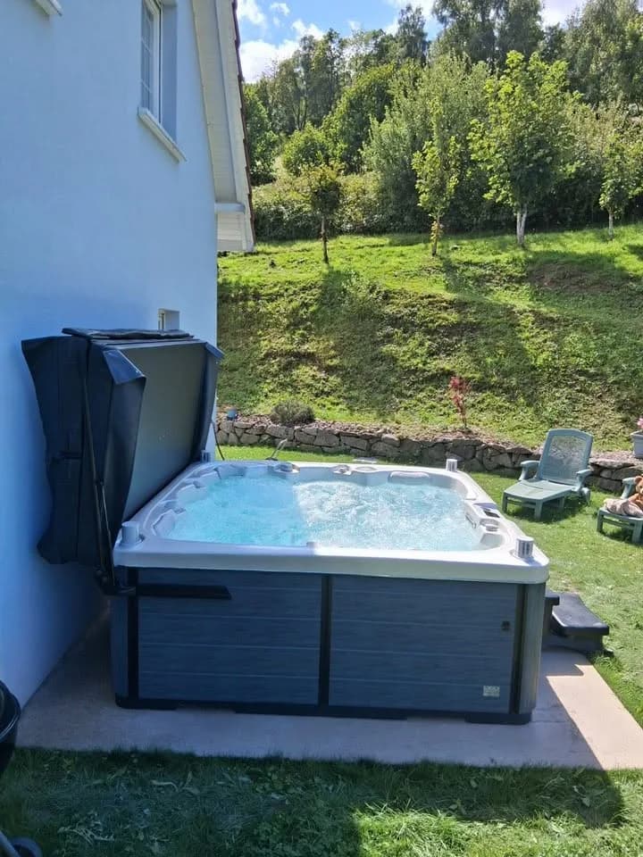 Installation d'un spa Sølveijg Full option à Urbeis, autre vue du chantier