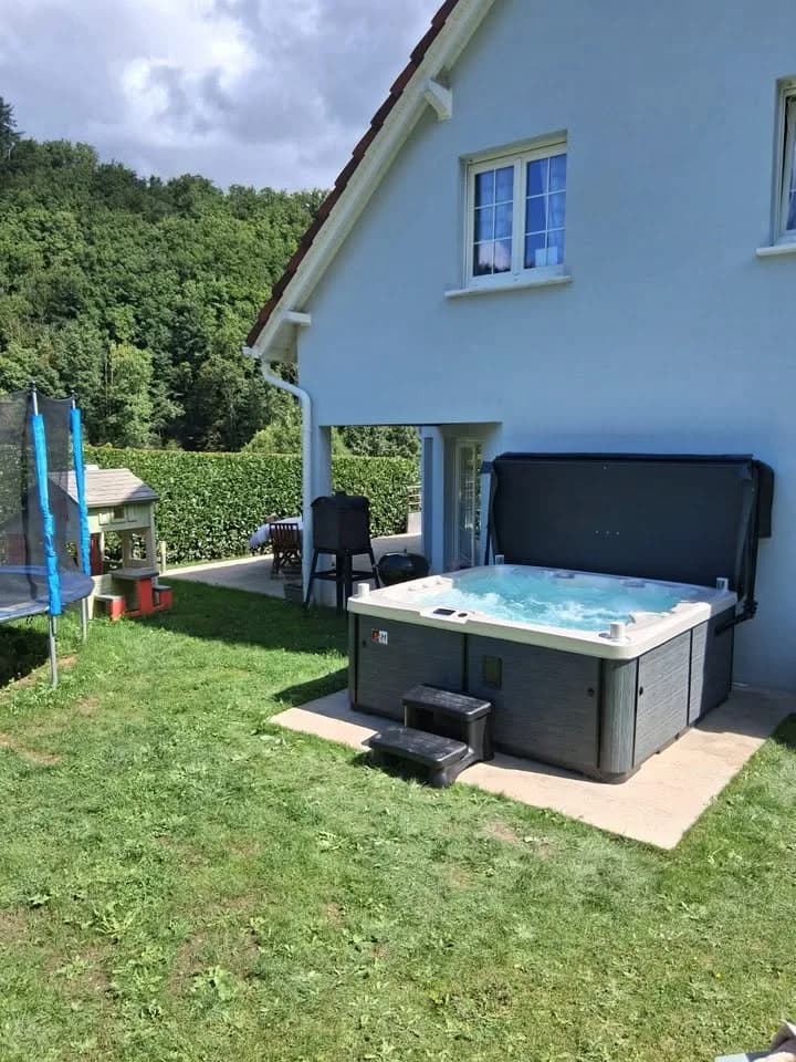 Installation d'un spa Sølveijg Full option à Urbeis, autre vue du chantier
