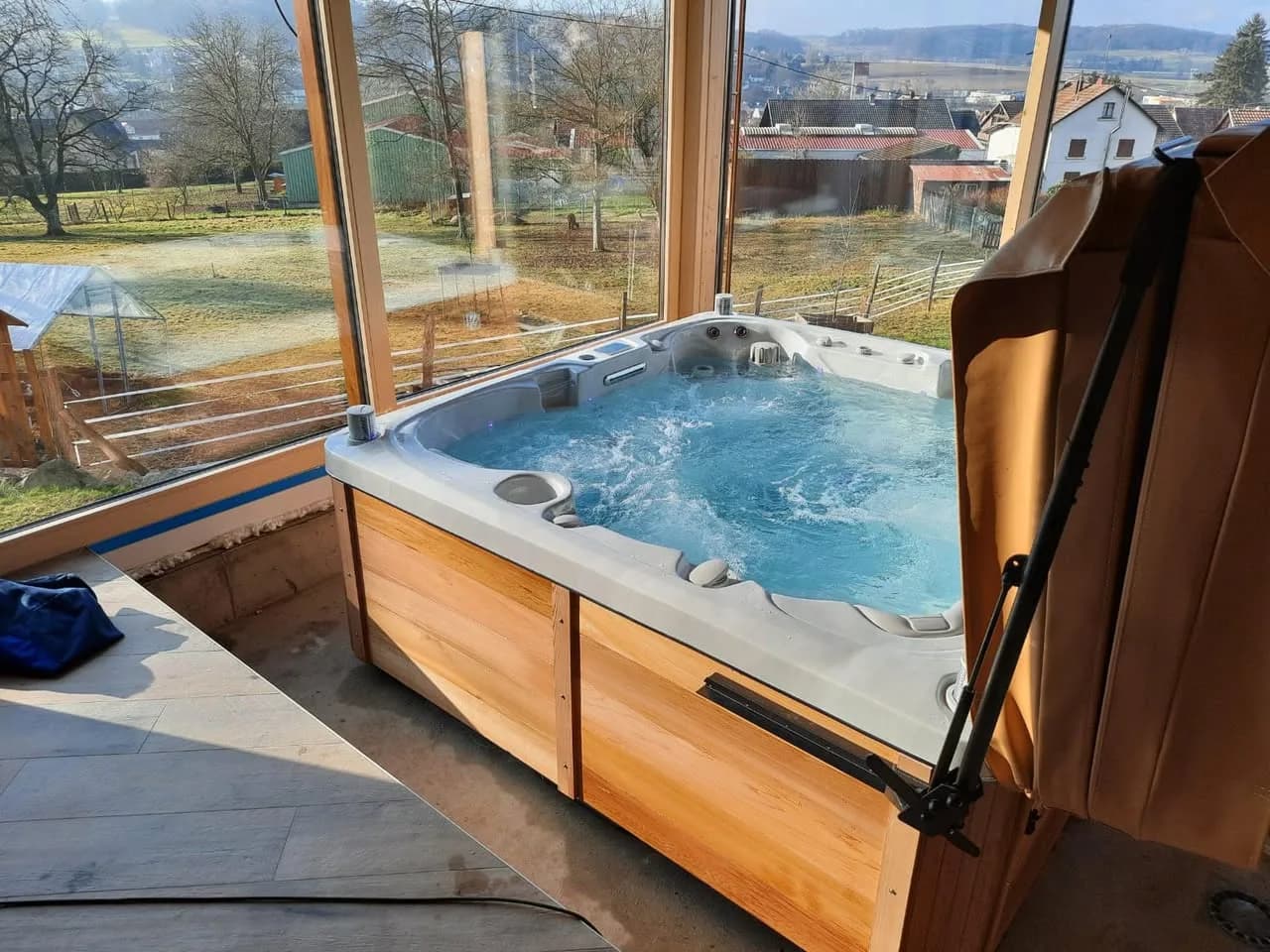 Installation d'un spa Sølveijg Full option à Waldighofen, autre vue du chantier