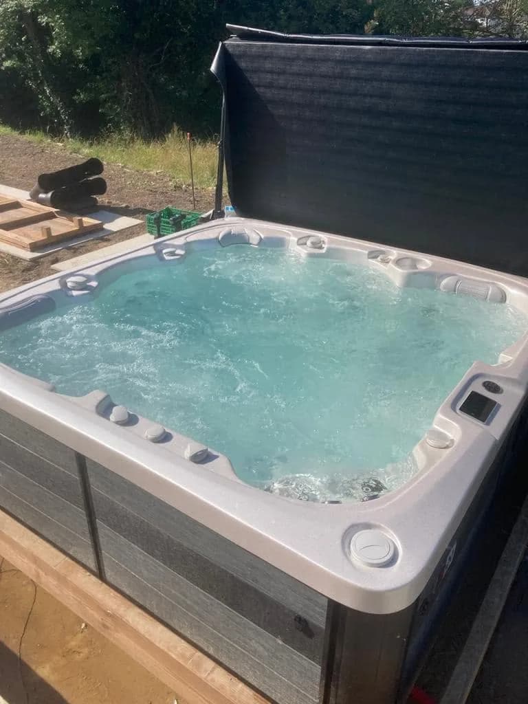 Installation d'un spa Sølveijg à Hochstatt, autre vue du chantier