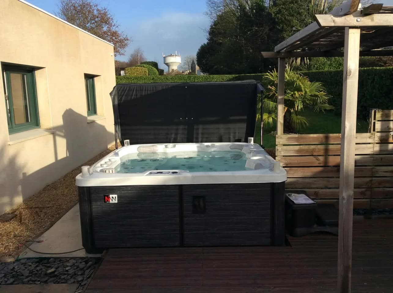 Installation d'un spa Sølveijg à Landivisiau, autre vue du chantier