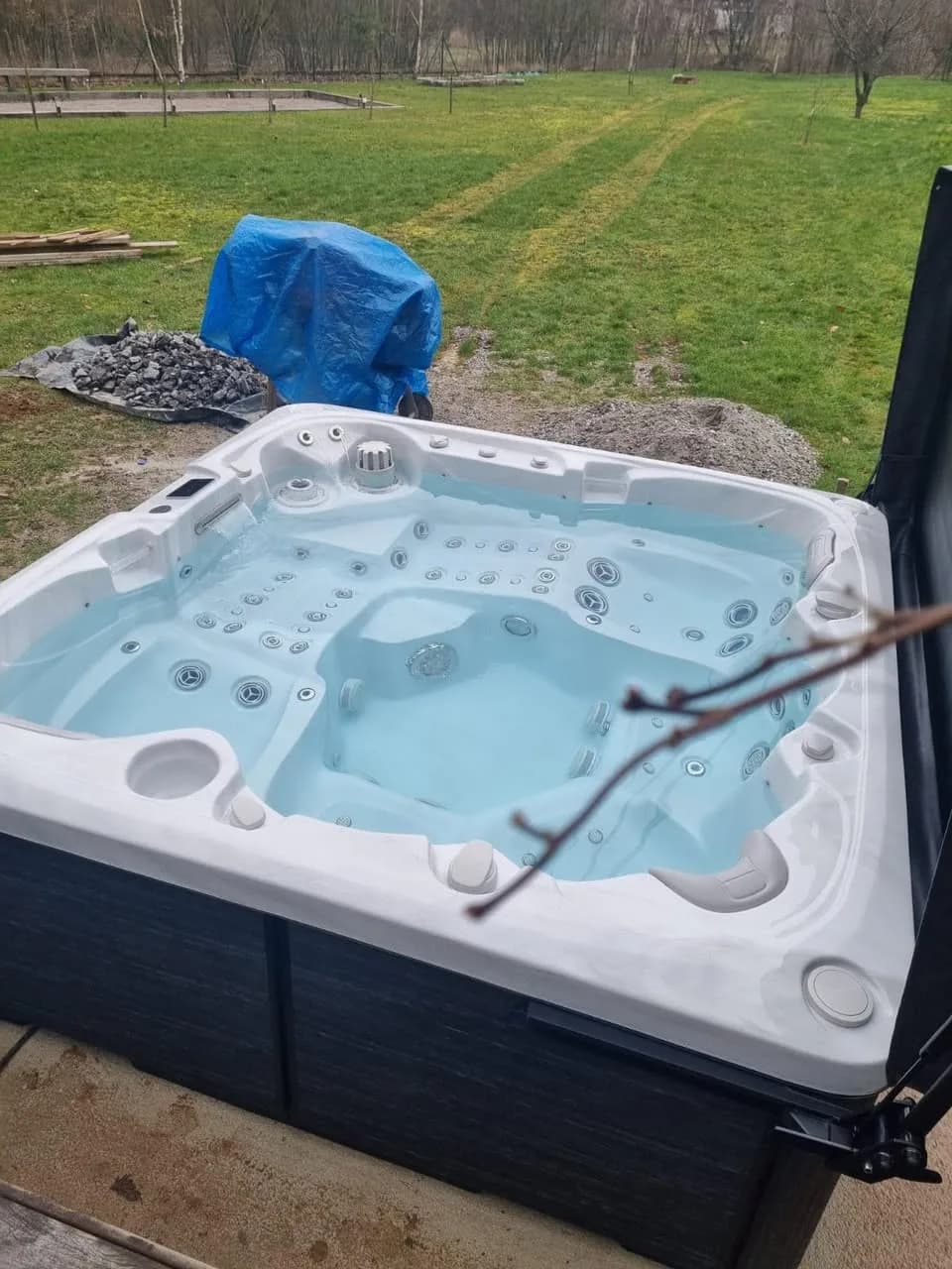 Installation d'un spa Sølveijg à Oberbronn, autre vue du chantier