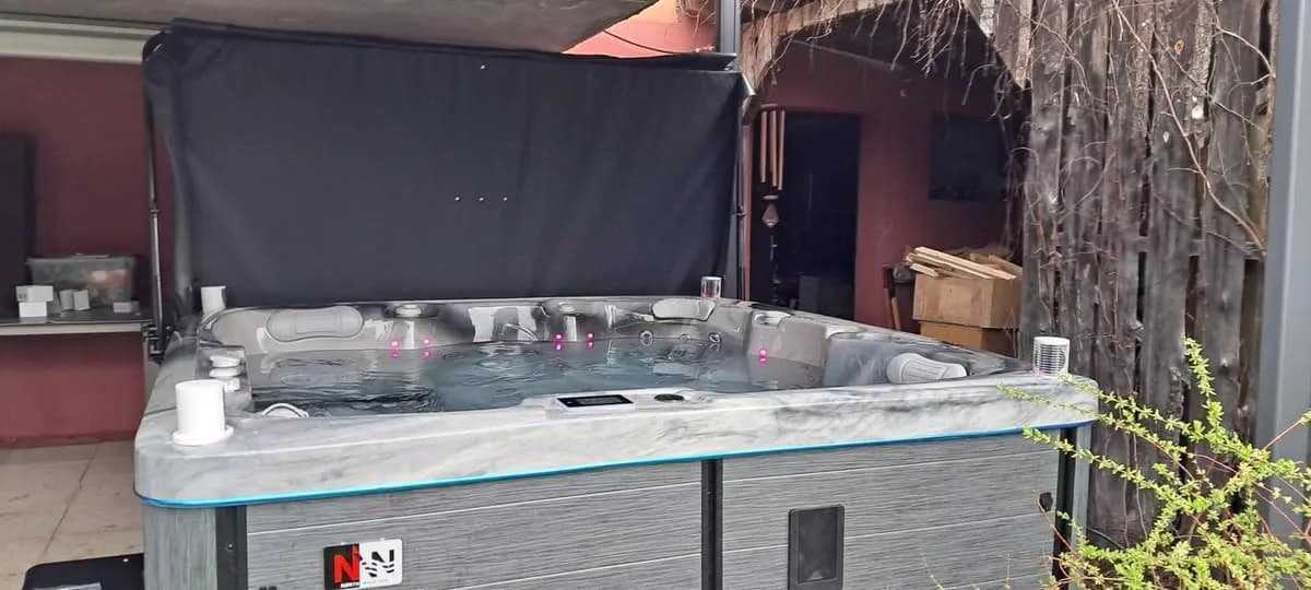 Installation d'un spa Sølveijg à Riespach, autre vue du chantier