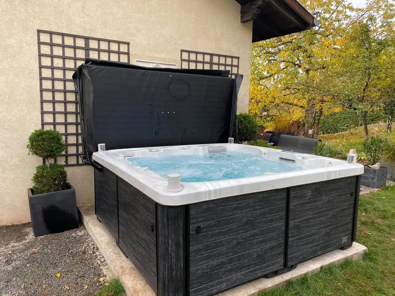 Installation d'un spa Sølveijg à Steinbach, autre vue du chantier