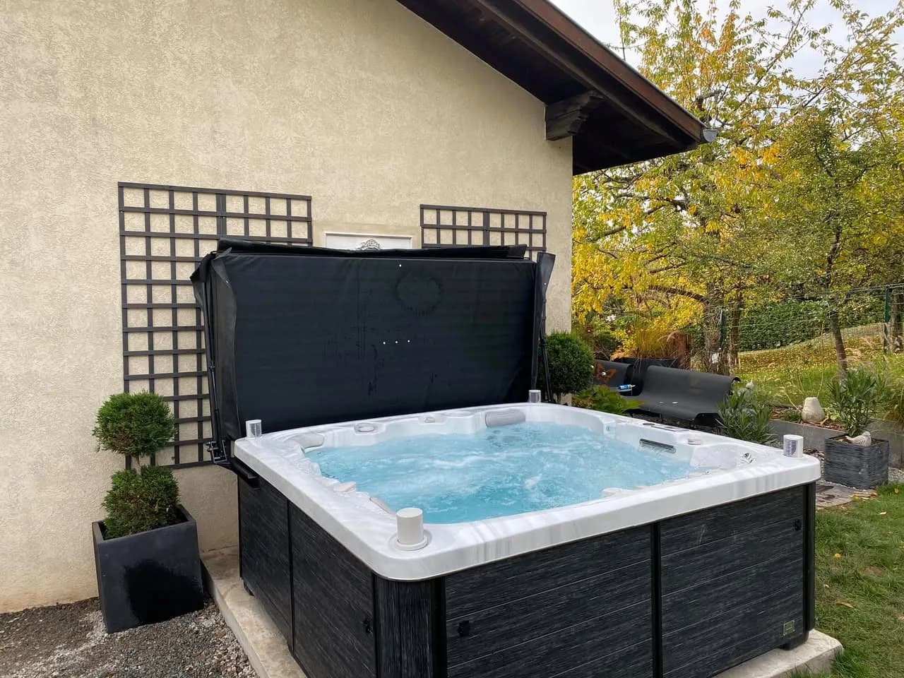 Installation d'un spa Sølveijg à Steinbach, autre vue du chantier