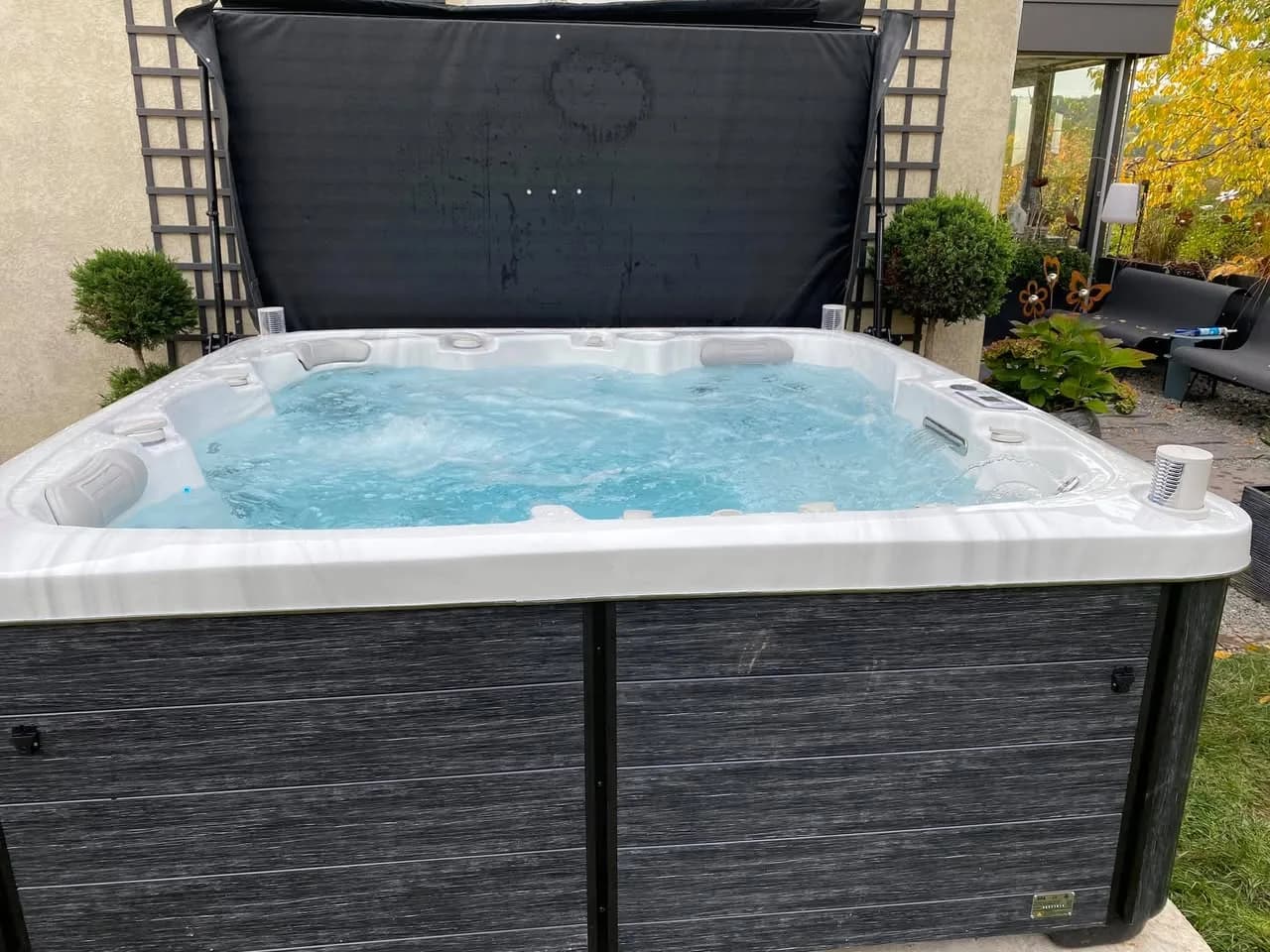 Installation d'un spa Sølveijg à Steinbach, autre vue du chantier