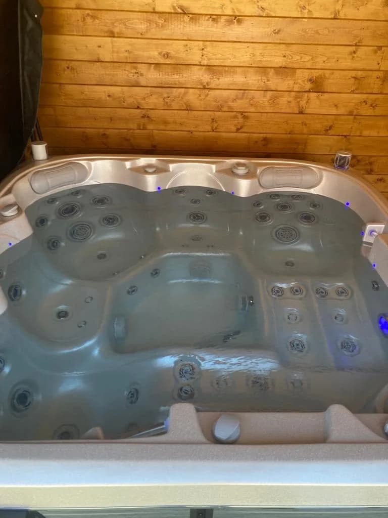 Installation d'un spa Sørrana à Authoison, autre vue du chantier