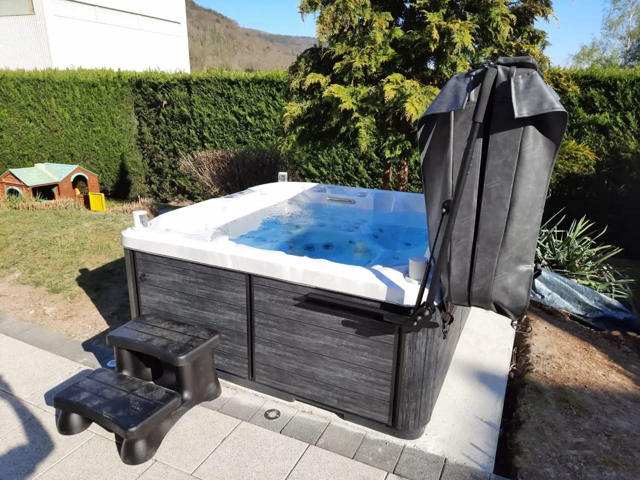 Installation d'un spa Sørrana Full option à Buhl, autre vue du chantier