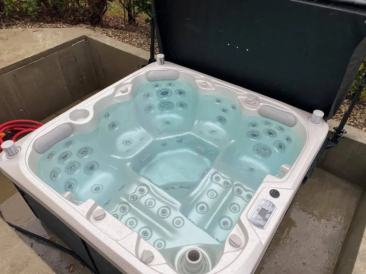 Installation d'un spa Sørrana Full option à Sentheim, autre vue du chantier