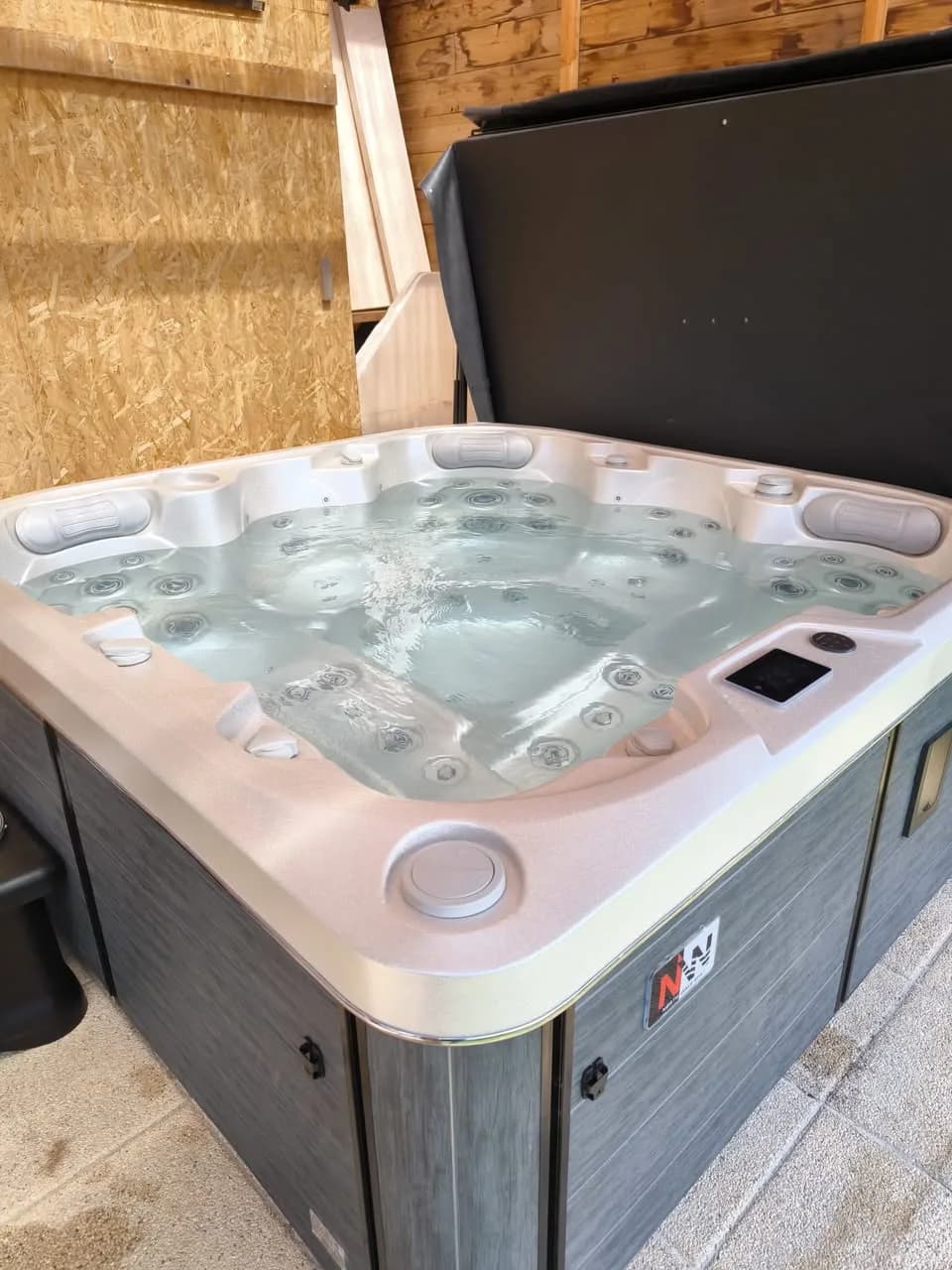 Installation d'un spa Sørrana à Pair-et-Grandrupt, autre vue du chantier
