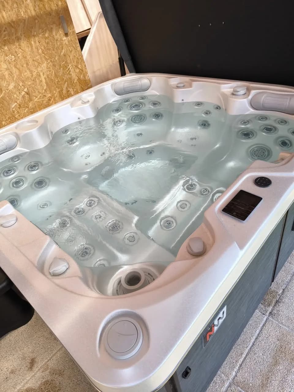 Installation d'un spa Sørrana à Pair-et-Grandrupt, autre vue du chantier