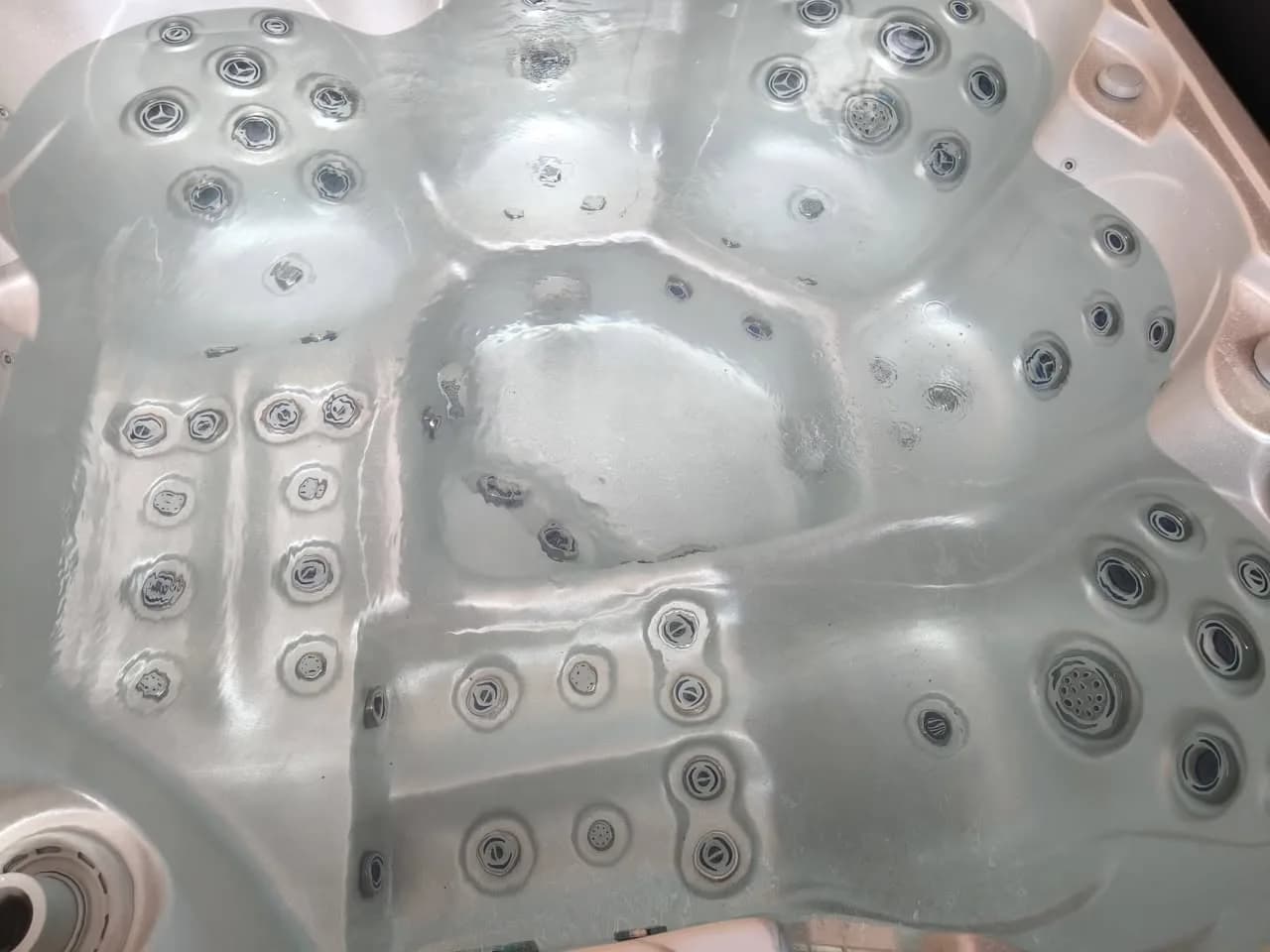 Installation d'un spa Sørrana à Pair-et-Grandrupt, autre vue du chantier