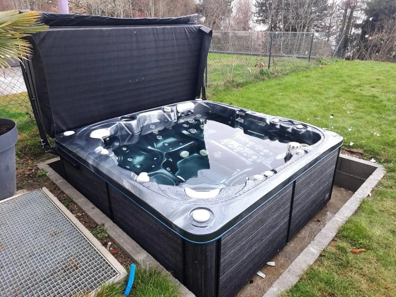 Installation d'un spa Søvik à Blonay, autre vue du chantier
