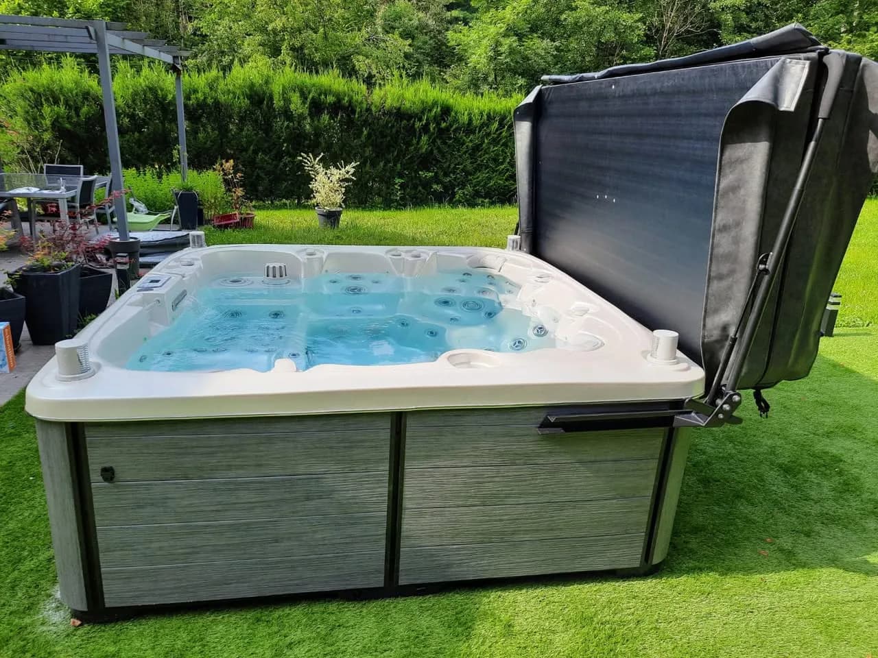 Installation d'un spa Søvik Full option à Belonchamp, autre vue du chantier