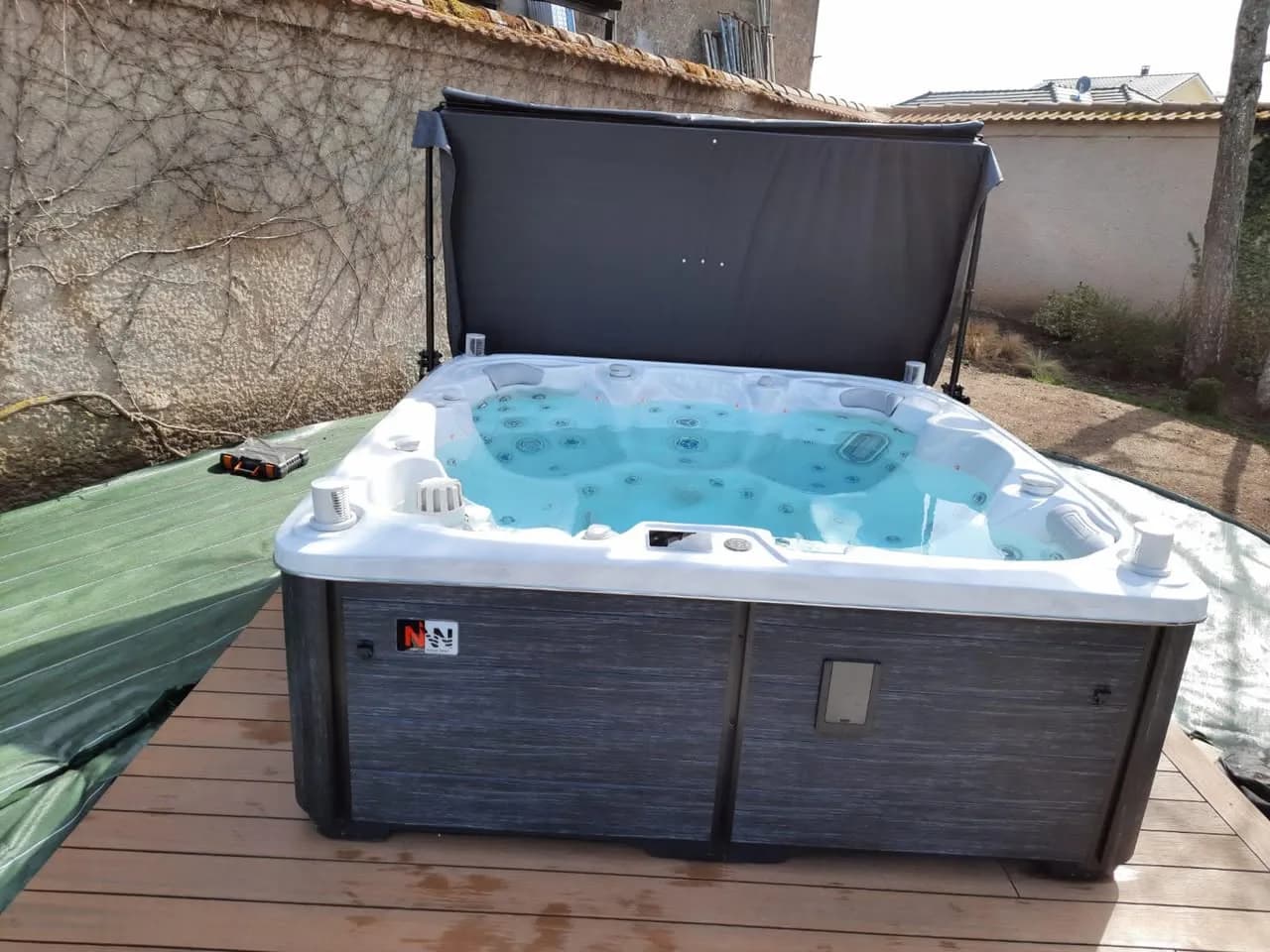 Installation d'un spa Søvik Full option en Meurthe-et-Moselle, autre vue du chantier