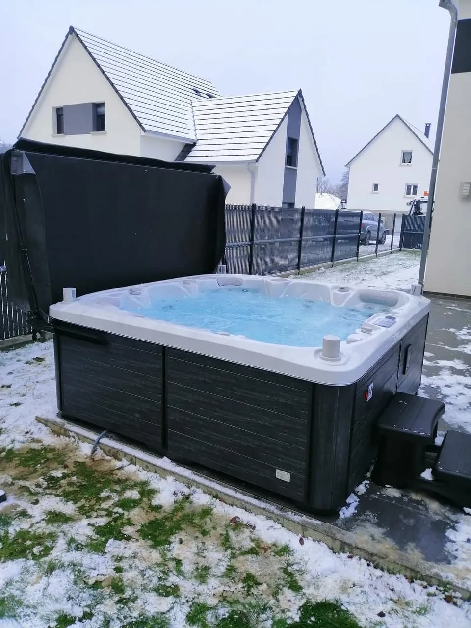 Installation d'un spa Søvik Full option à Seppois-le-Haut, autre vue du chantier