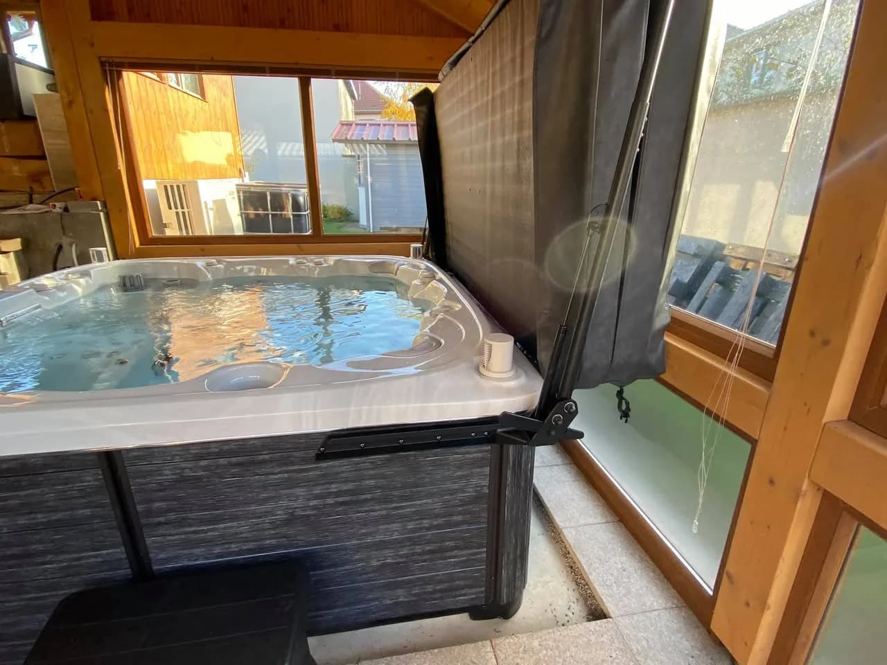 Installation d'un spa Søvik Full option à Wittelsheim, autre vue du chantier