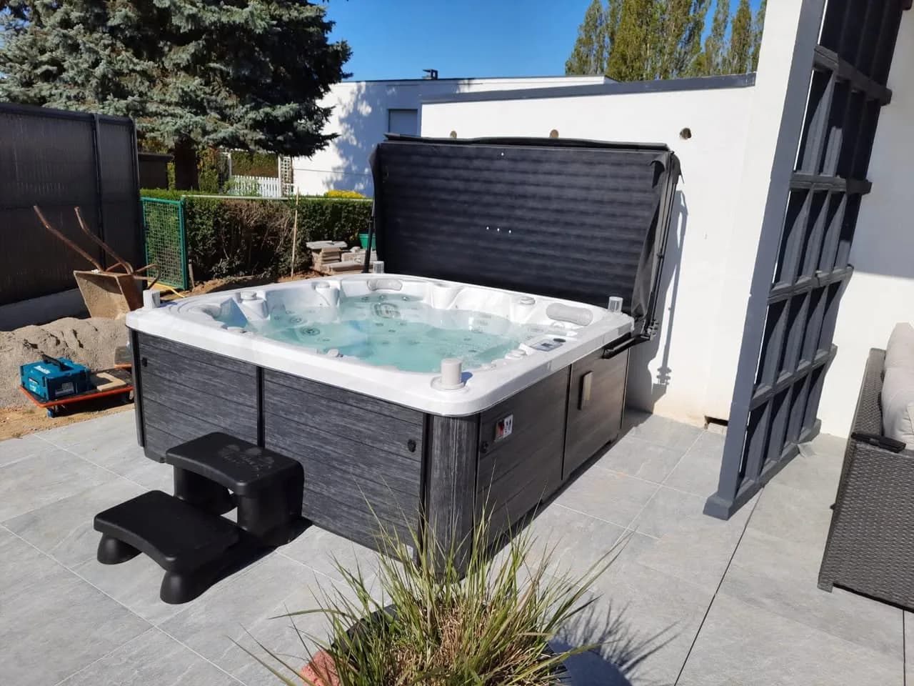 Installation d'un spa Søvik à Kingersheim, autre vue du chantier