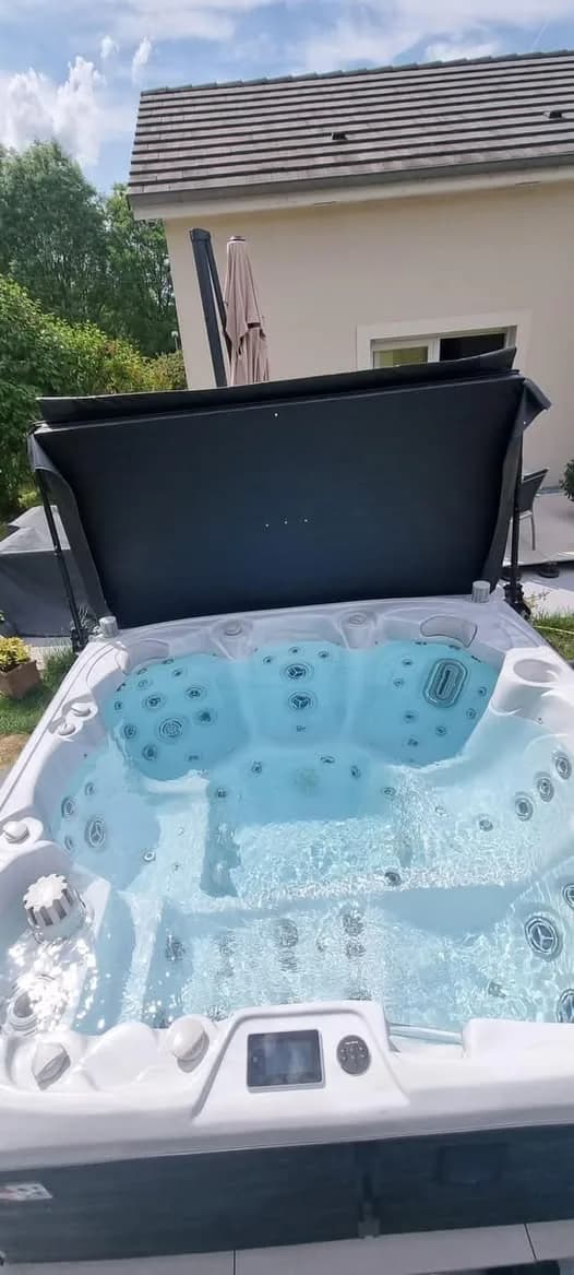 Installation d'un spa Søvik à Monneren, autre vue du chantier
