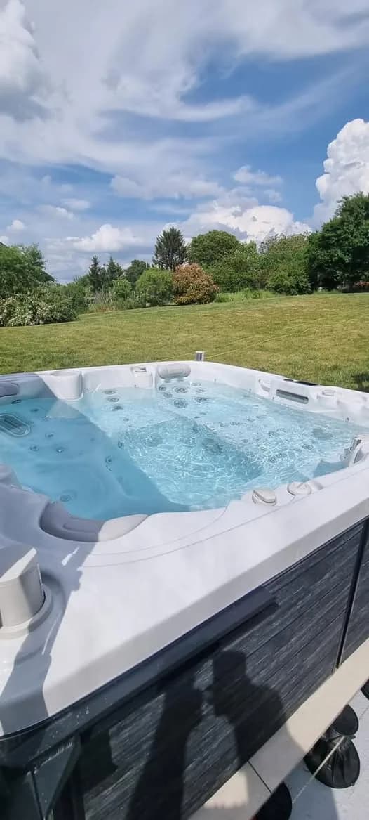 Installation d'un spa Søvik à Monneren, autre vue du chantier