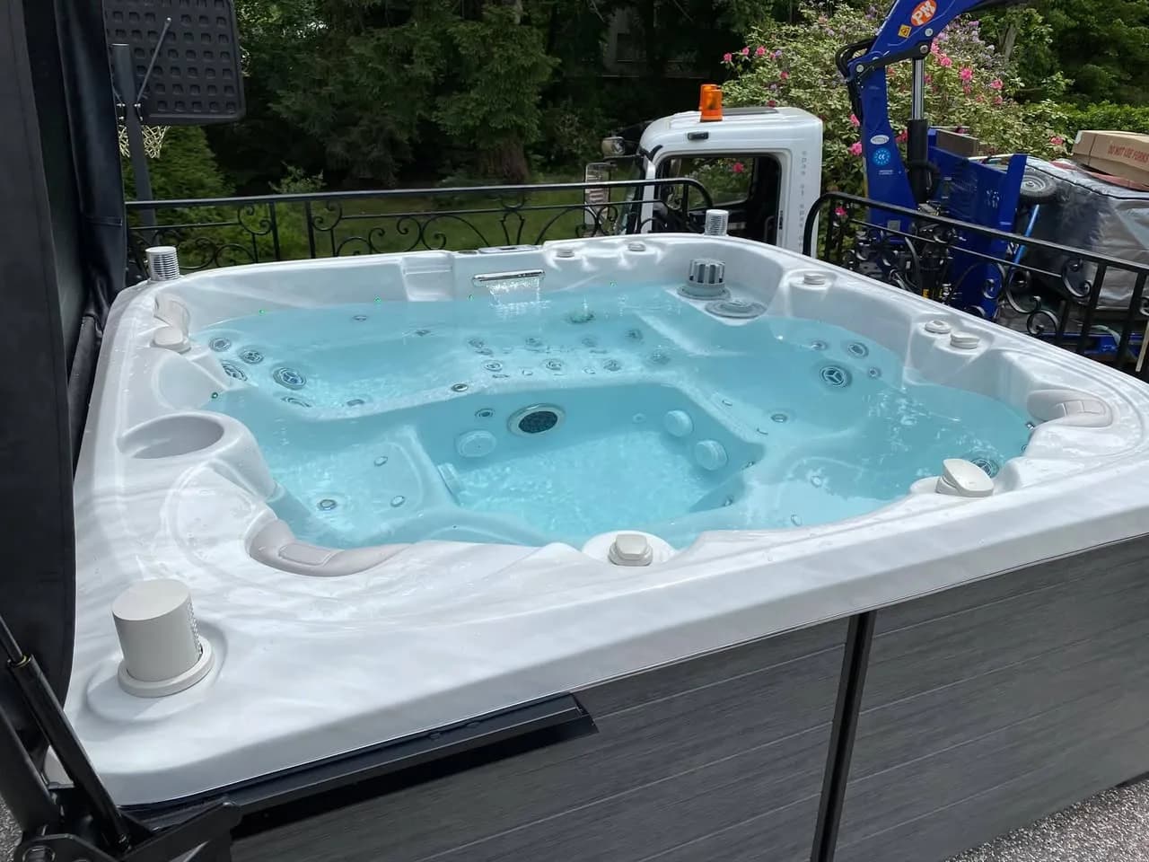 Installation d'un spa Søvik à Saint-Dié-des-Vosges, autre vue du chantier