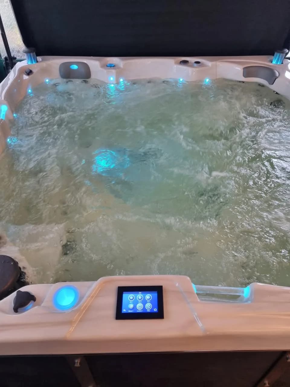 Installation d'un spa Sydney à Coume, autre vue du chantier